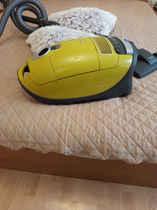 Прахосмукачка Miele Complete C3 Flex