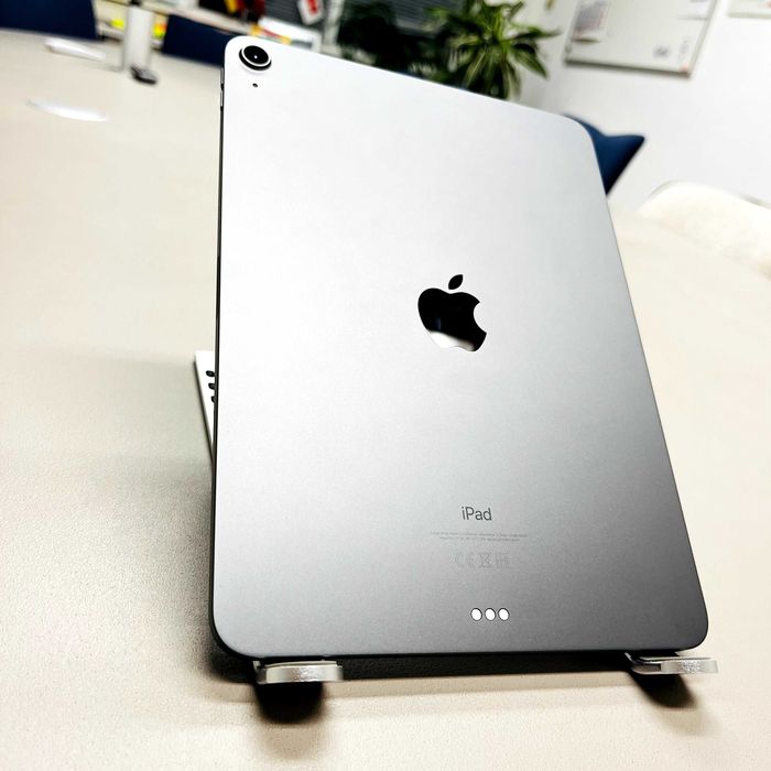 iPad AIR 4th gen A2316 64GB Space Gray + Кутия + Зарядно [ Отличен ]