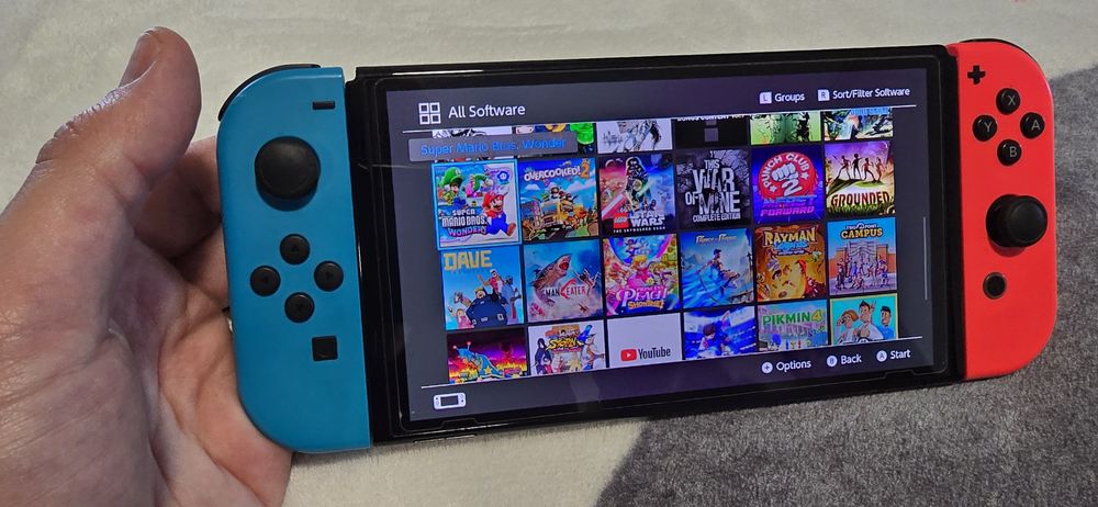 Nintendo Switch OLED modat
