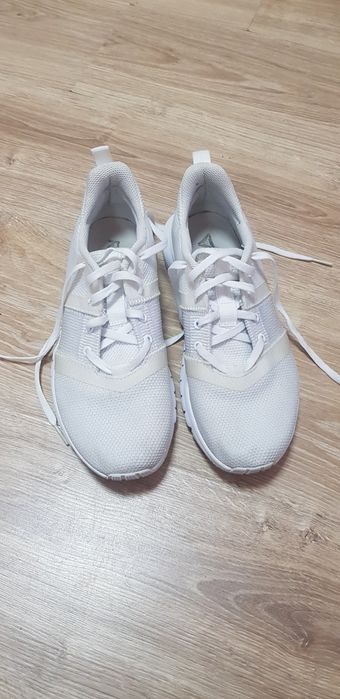 Бели маратонки Reebok номер 38