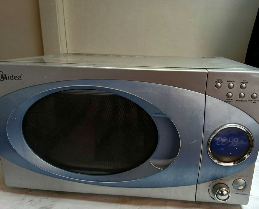 Микровълнова MIDEA с грил
