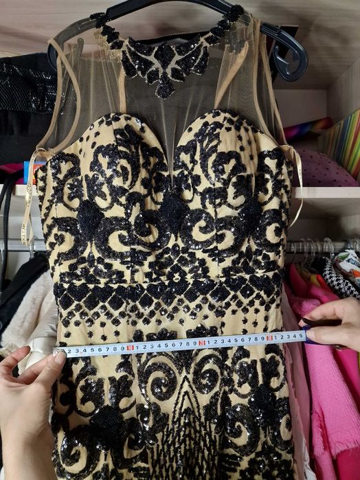 Телесно-черна Абитуриентска рокля