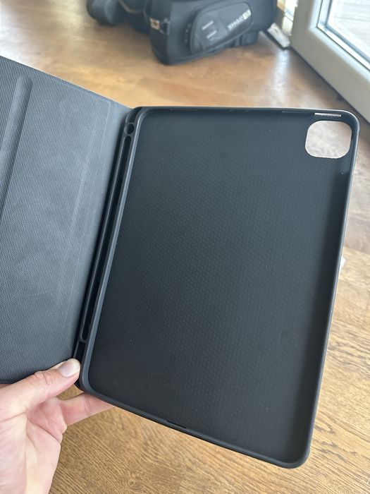 Продавам таблет iPad Pro 128GB Wi-fi, 4-то поколение