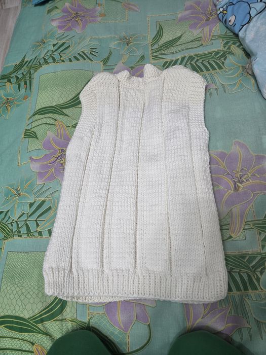 Вязаная безрукавка