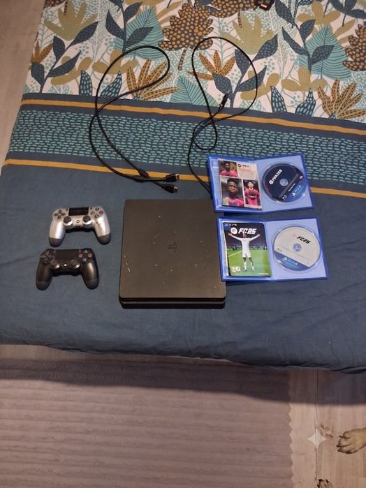 PlayStation 4 Slim 1TB + 2 джойстика (Лимитиран GoW) + FC 25 и FIFA 23
