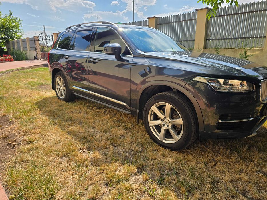 Volvo XC90 mașina personală întreținută la zi