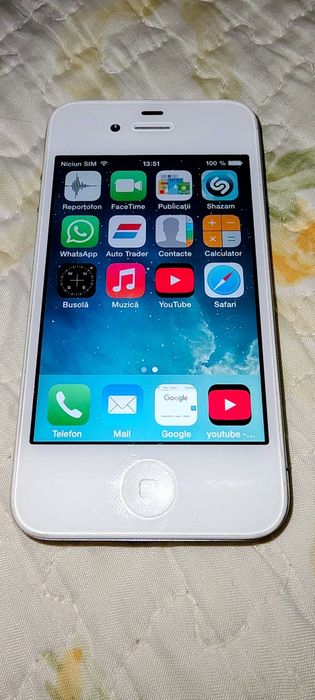 Încărcător original + iPhone 4s alb