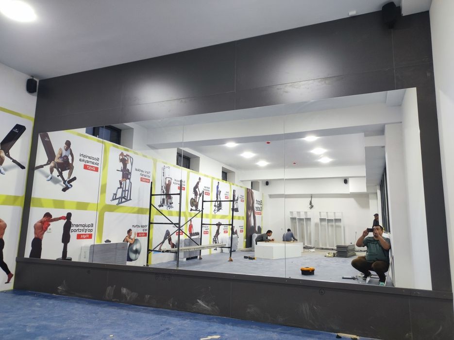 Oyna kesish xizmati Zerkila Rombik Виитрина полка. Ойначи Стеклопакет.