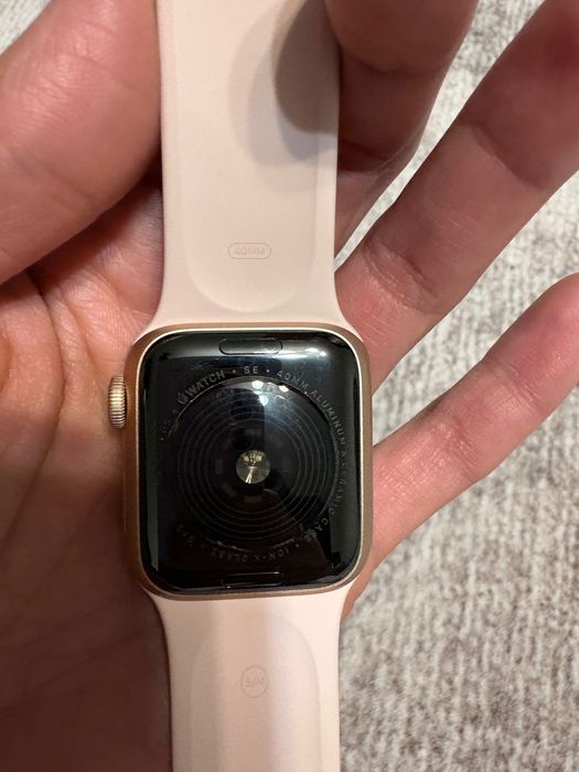 Apple Watch SE 40 mm pink sand