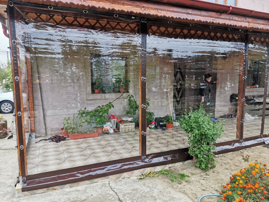 Folie transparenta foisoare