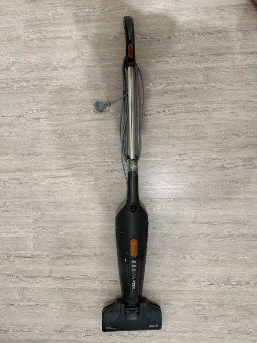 Пылесос вертикальный