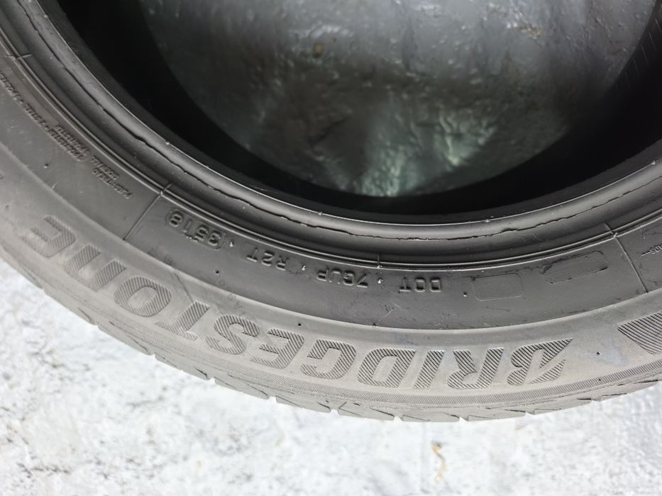 225 55 17 vara bridgestone