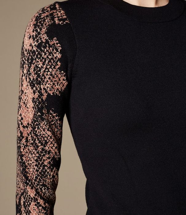 Karen Millen елегантна рокля с акцент на гърба