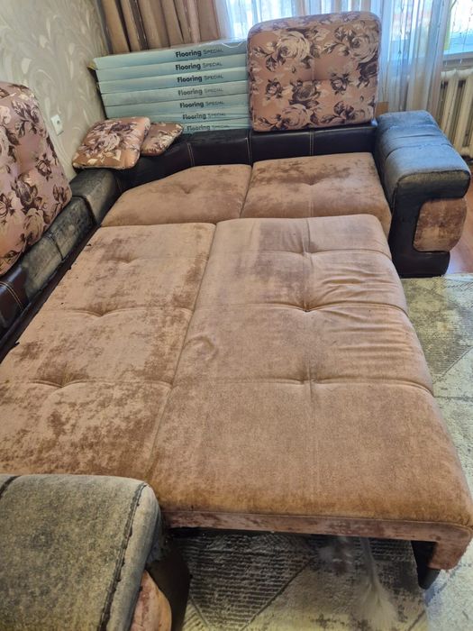 Продам диван угловой