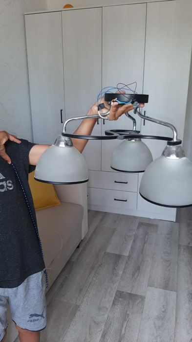 Продам люстры в отличном состоянии