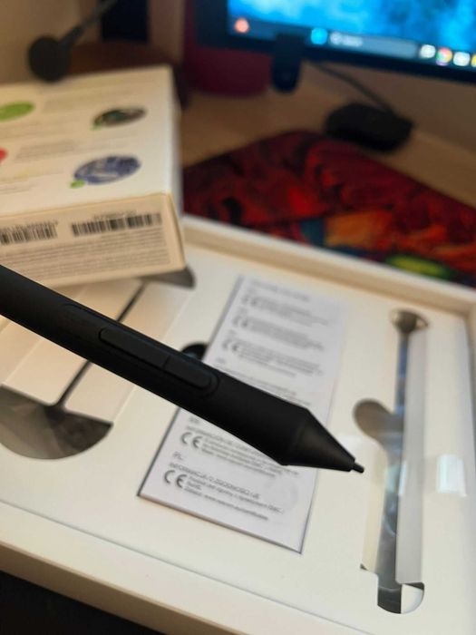 Tabletă Grafică Wacom Intuos S Bluetooth - Ca Nouă (Folosită o dată)