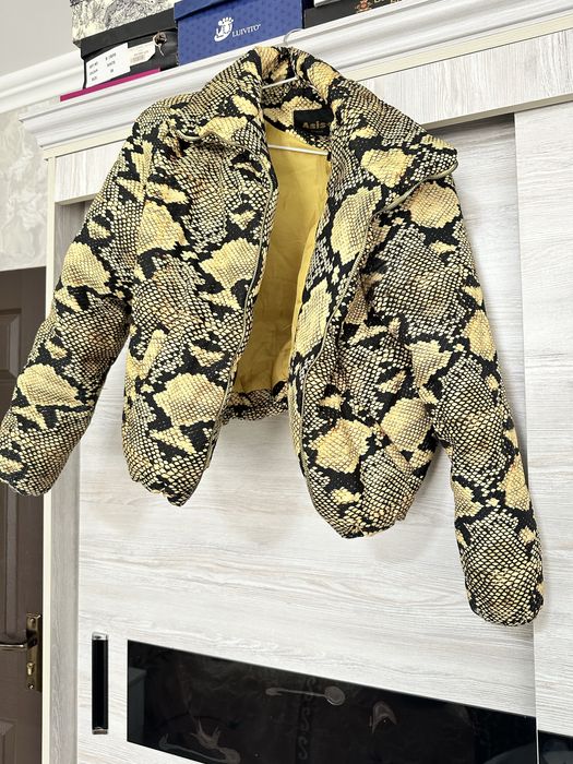 Kalta kurtka sotiladi vapshe chotki turadi