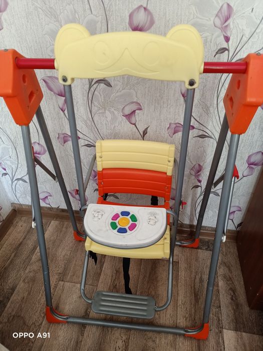 Продам машинку толокар