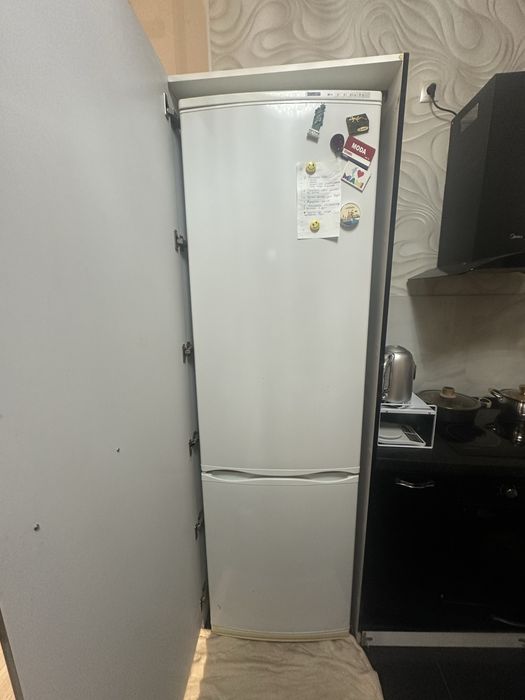 Отдам холодильник бесплатно на запчасти. Не работает мотор