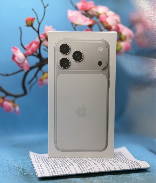 НОВ!!! Apple iPhone 17 Pro Max, 256GB, 5G, Silver + подарък протектор