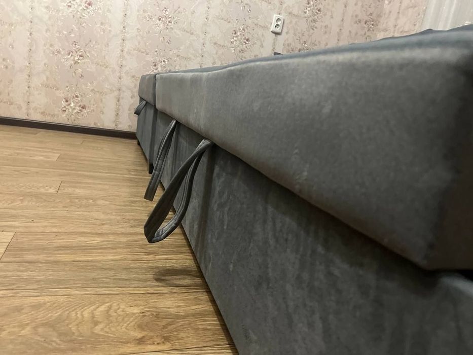 Диван новый,в хорошем состоянии