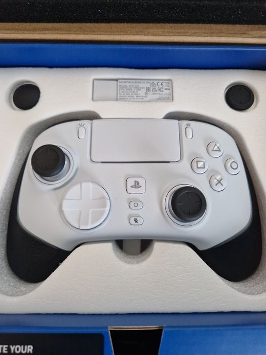 Controller Wireless RAZER Wolverine V2 Pro, PC, PS5, White