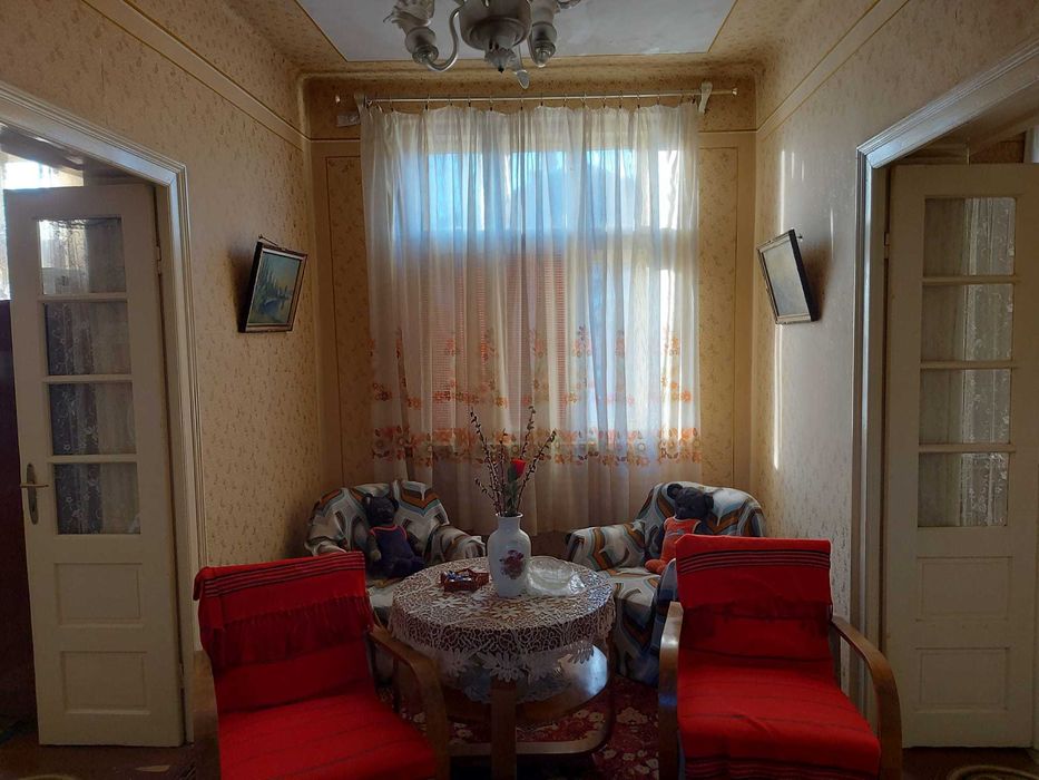 Casa individuala, zona linistita, centrala , curte mare, beci - Zona 1