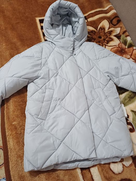 Продам демисезонные куртку для девочки.