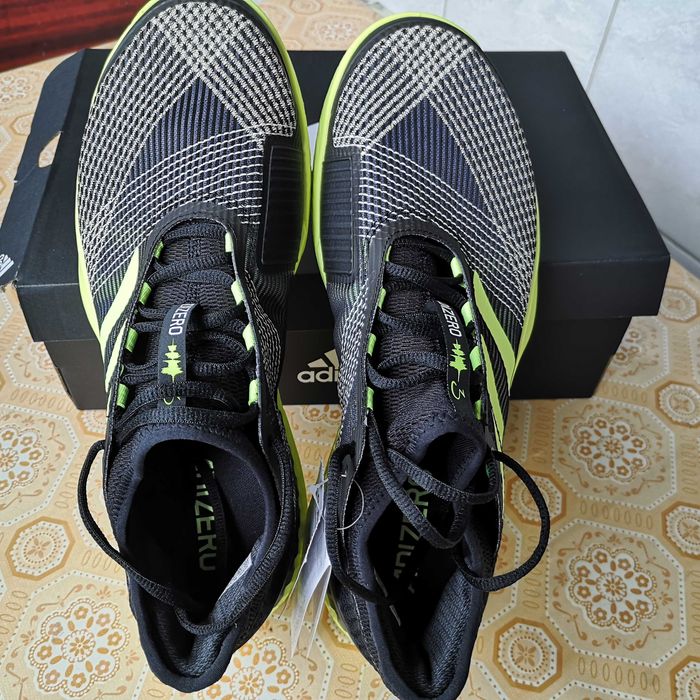 Vand Adidas Adizero Ubersonic 3 A, provenienta Germania, nou, 300 lei!