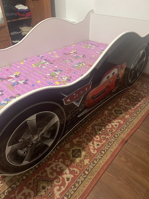 Кровать машинка