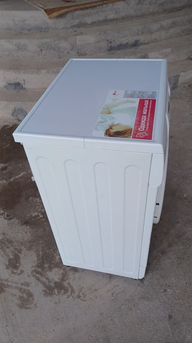 Стиралька LG почти новый автомат в отличном состояние работает отлично