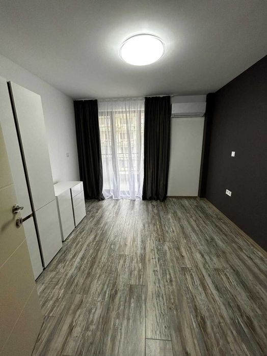 Тристаен Апартамент в Тракия