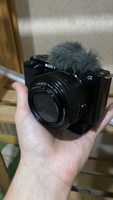Sony E 16-50mm f/3.5-5.6