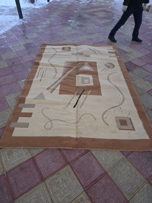 Әр түрлі б/у кілемдер /ковёр/