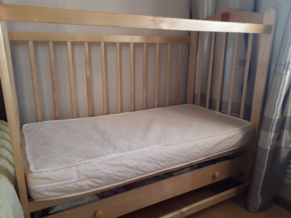 Детская кроватка
