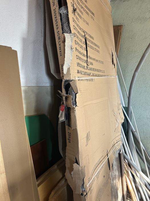 Usa de apartament noua