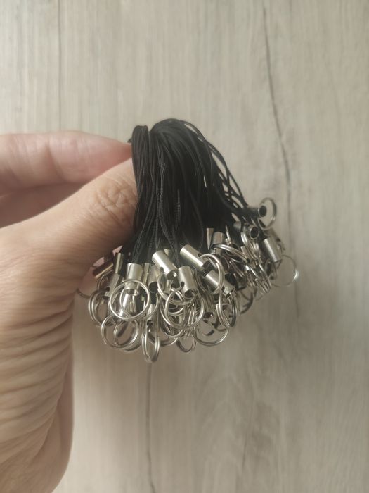 Шнурки для телефона