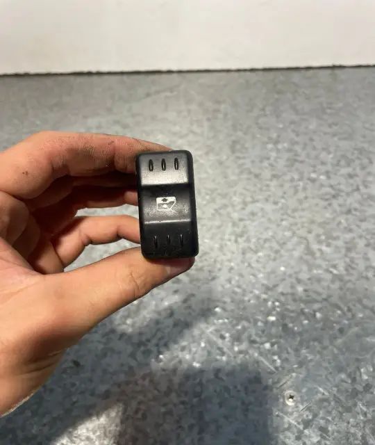 Buton geam pasager fata dreapta Dacia Logan 2006 1.5DCi MT (68hp)