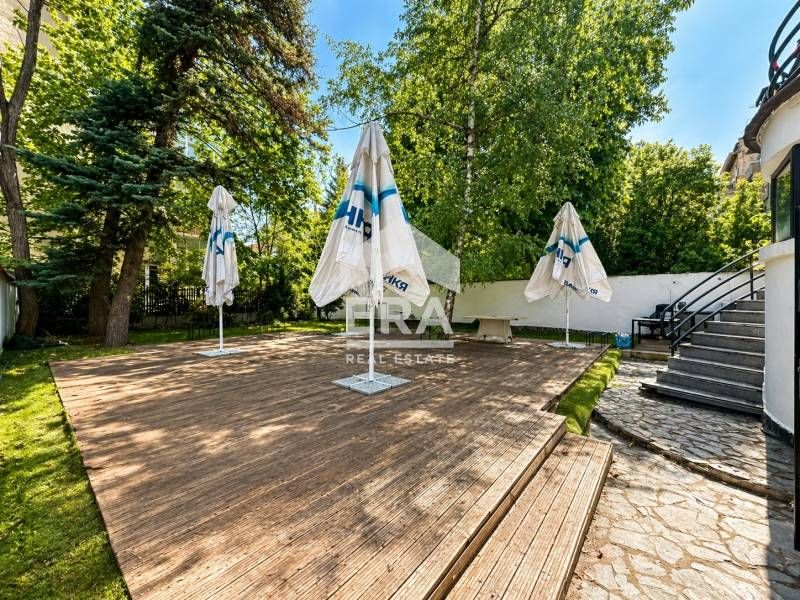 Дава се под наем Заведение в София, Център - 220 кв.м за 3989.73 € - Снимка #4