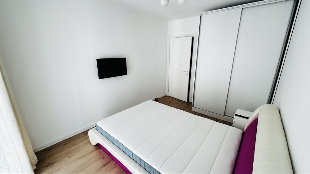 2 camere Titan Hils Titanium-Nicolae Teclu