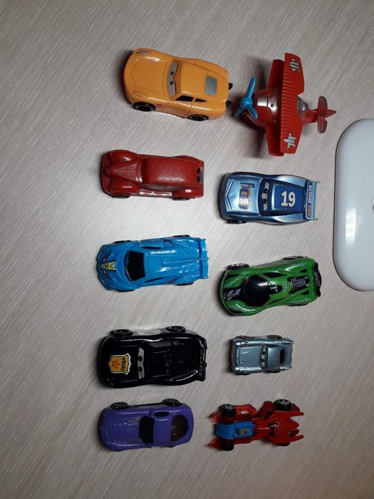 Продам детские машинки