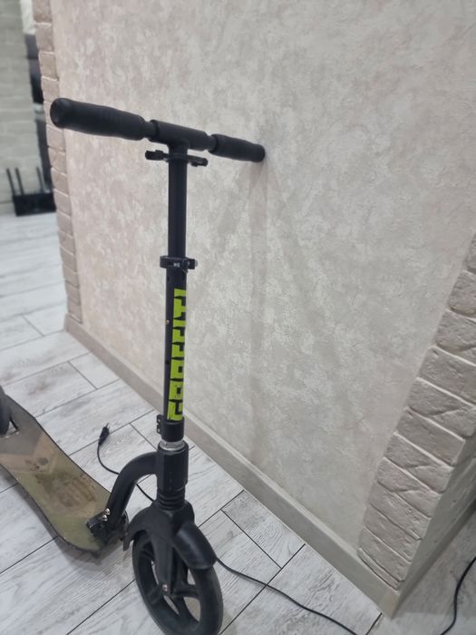 Продам самокат .