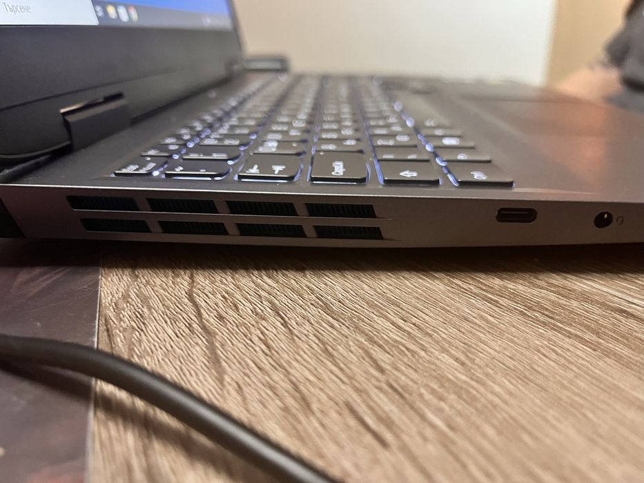 Лаптоп Lenovo LoQ