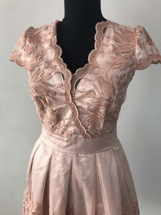 Rochita eleganta cu dantela