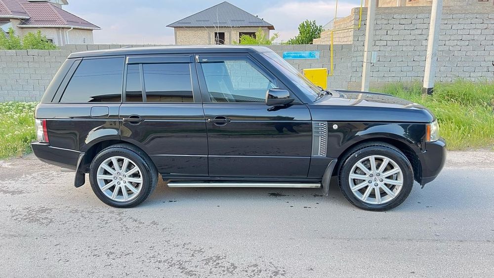 Машина Range Rover