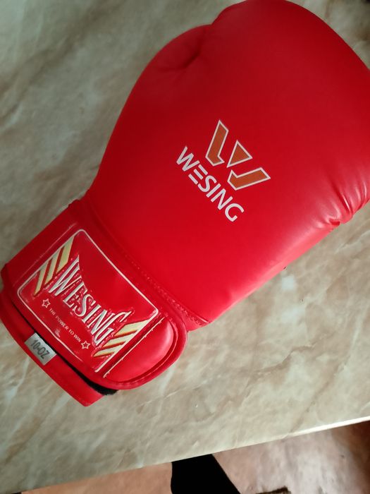 Продам вейсинг перчатки и шлем