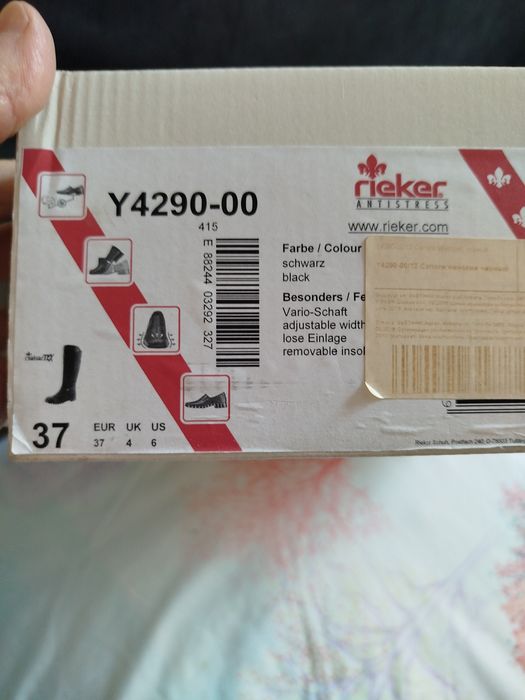 Продам новые зимние сапоги