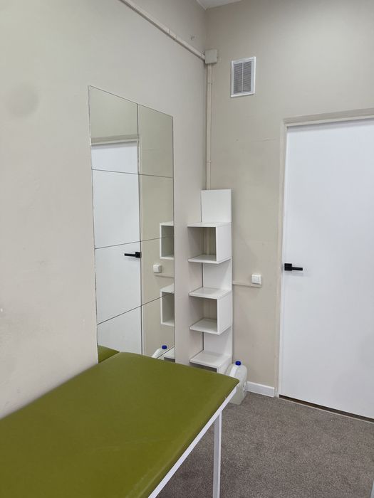 Сдам кабинет в салоне.