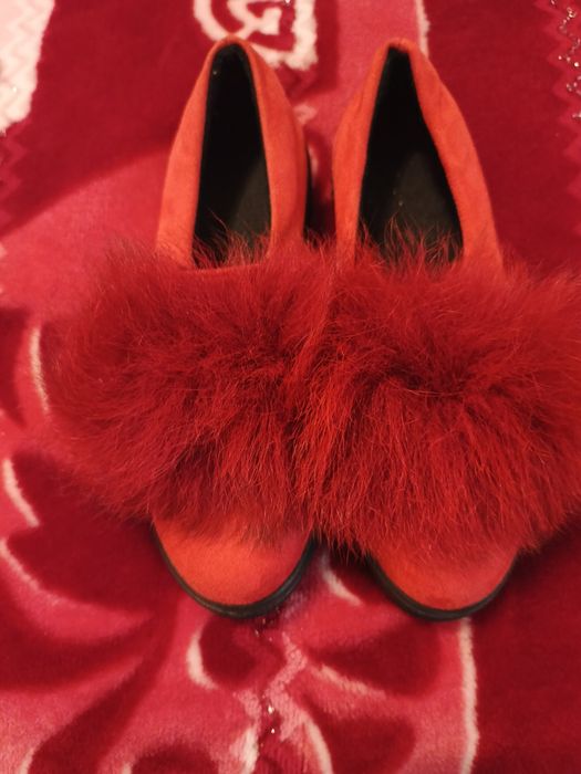 Ayollar uchun poyabzal