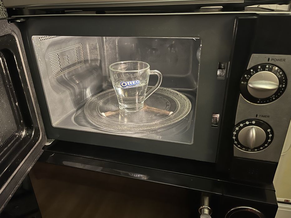 Микровълнова фурна с грил Candy